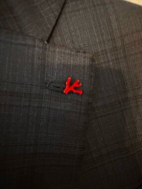 ISAIA Pin Red Lapel
